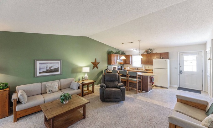 Grand Rivers Condominio | One Bedroom Marina View Condo
