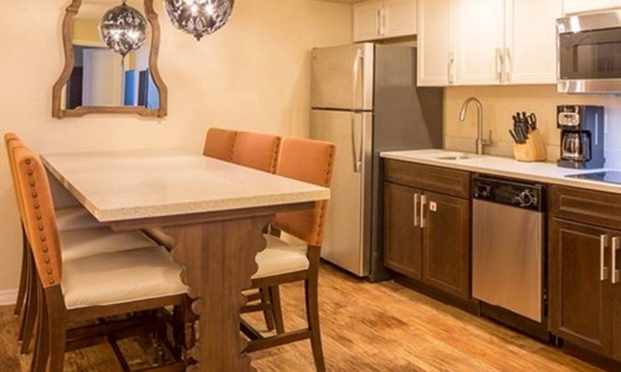 Ormond Shores Complejo | One Bedroom Ocean Front Luxury Condo, Ormond Beach, Florida (1884210)