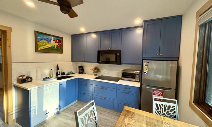 Rossland Apartamento | One Bedroom Suite in Rossland