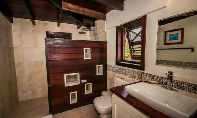 Belleplaine Apartamento | One Bedroom Suite @ Santosha Holiday Apartments A