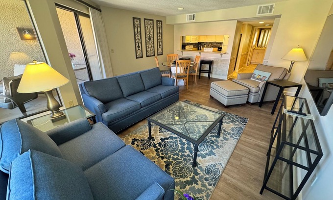 Shelter Cove Condominio | One bedroom Harbourside Villa in Shelter Cove Harbour - pool and spa