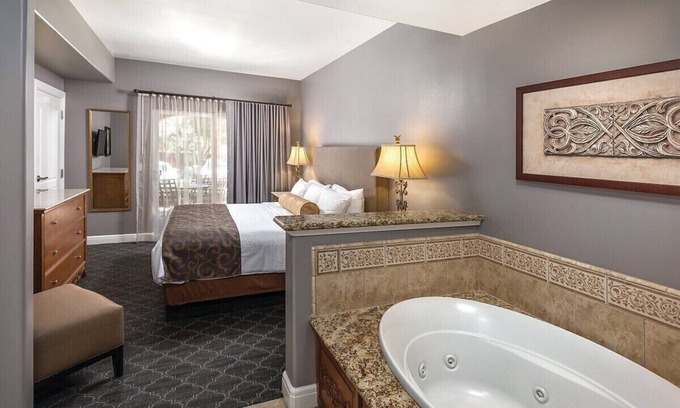 Napa Complejo | One Bedroom - Vino Bello Resort in Napa Valley, LA ONDA FESTIVAL Weekend