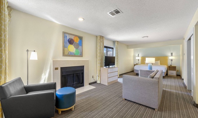 Dunwoody Apartamento | One Bedroom x One Bathroom Suite in Atlanta, GA - Chamblee