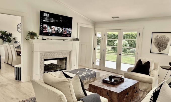 Western Malibu Casa | 4/3 Classic California Vibe-A Chic Zuma Beach Home-Clean / Spacious