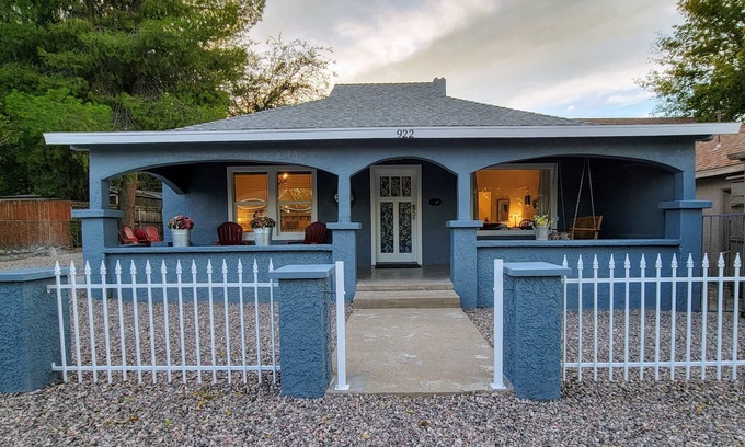 Cottonwood Casa | One Block Walk to Old Town - Historical Bungalow