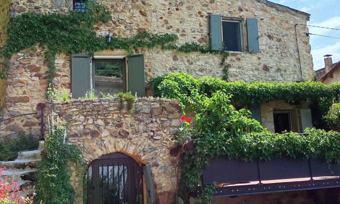 La Capelle-et-Masmolene Casa | One foot in the forest