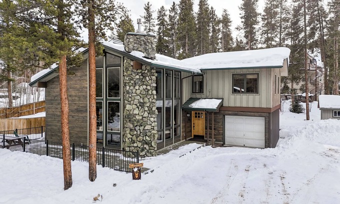 Warrior's Mark Casa | One mile to town/gondola, free shuttle route, 3 King beds