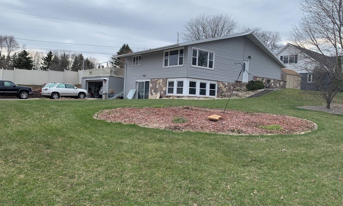 Green Bay Casa | One night rentals available for draft! With in walking distance to the NFLDraft