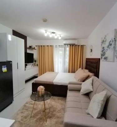 Cebu Apartamento | One Oasis Cebu Resort Condominium Mabolo Cebu studio Smart TV, Wifi