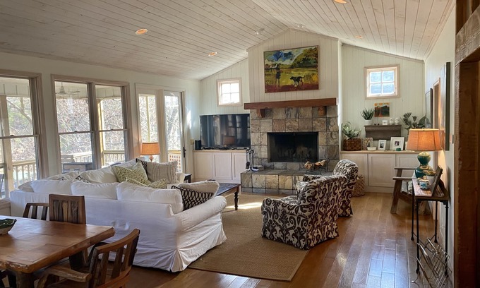 Arley Casa | One of a Kind Lakehouse