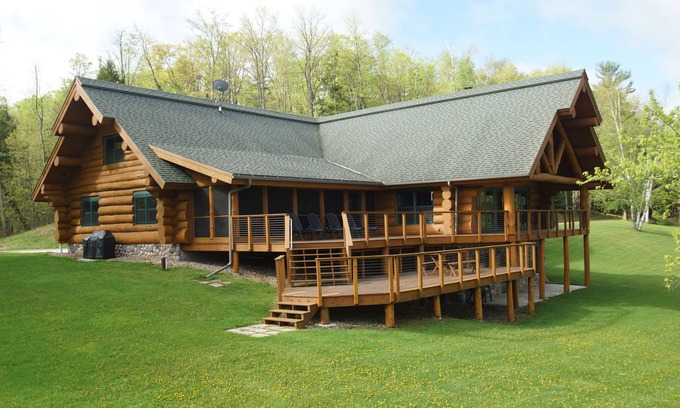 Pickerel Cabina | Uno de una especie North Woods Lake Lodge