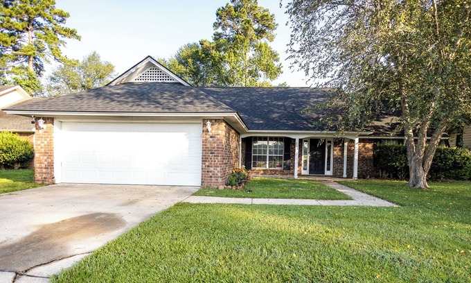 Richmond Hill Casa | One of a kind western themed home with many extras