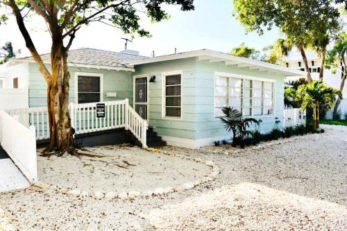 Siesta Key Village Casa | One-of-a-kindBeach, Village, Dock & Private Pool!