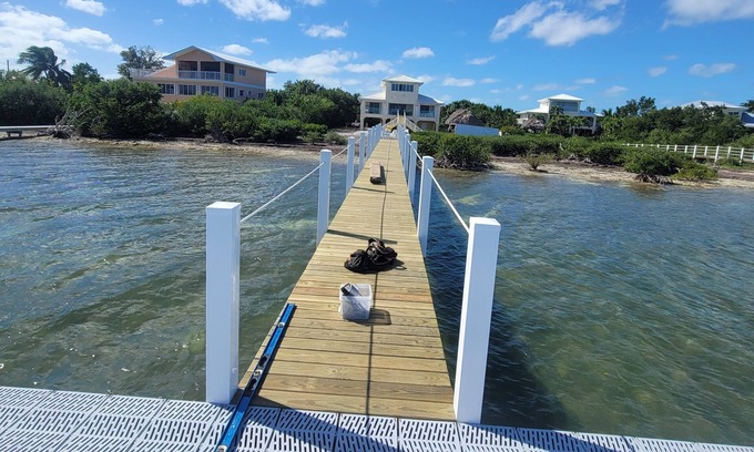 Summerland Key Casa | Mansión de playa multimillonaria en acres con piscina y billar