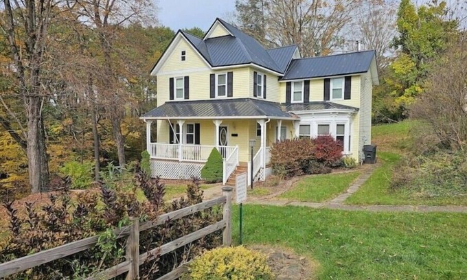 Tidioute Casa | One on the Creek