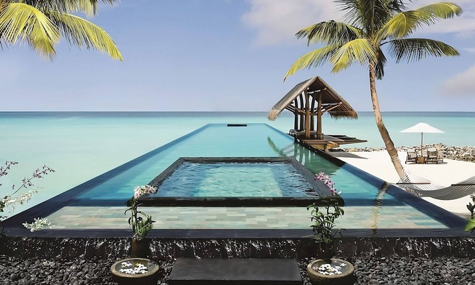 Reethi Rah Hotel | One&Only Reethi Rah, Water Villa King Bed, Private Beach, Balcony w/ Sea View!