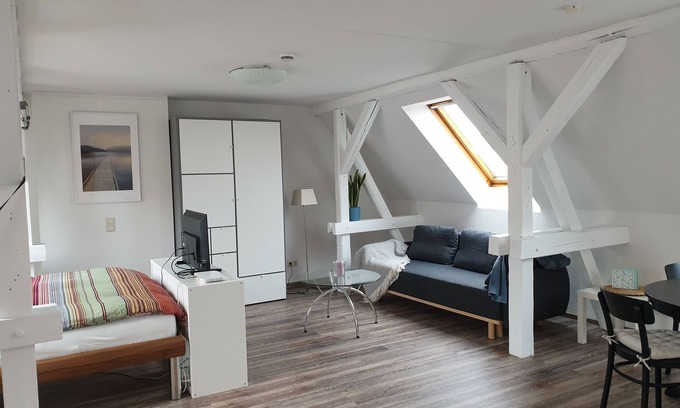 Erfurt Apartamento | One-room apartment above the roofs of downtown Erfurt