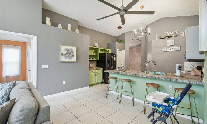 Lake Berkley Casa | 5BR Villa w/ Pool | Lake Berkley