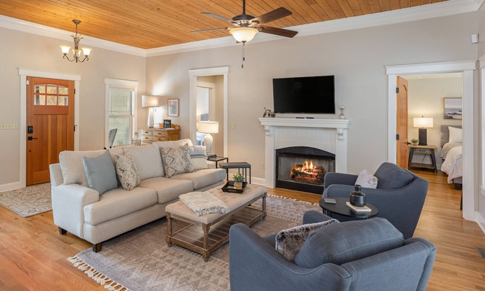 Valley Hill Casa | One Story Luxury near Hendersonville & the Biltmore!