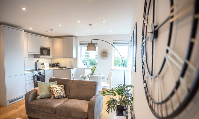 Slough Apartamento | OneBedroom near Eton College by Belvilla