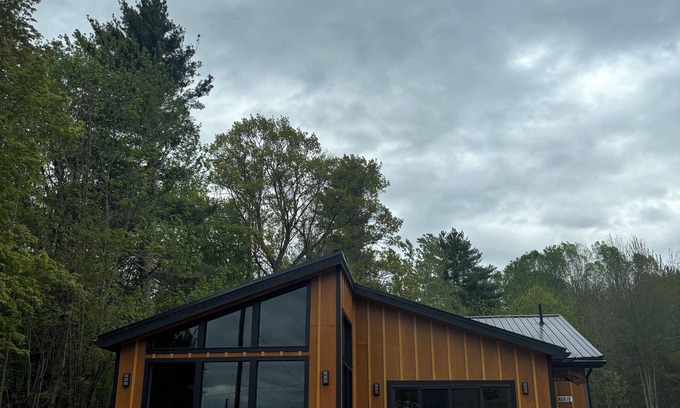 Cleveland Casa | Oneida Lake Jewels, Anna's Place: Stay and Play! 3 miles from Sylvan Beach!