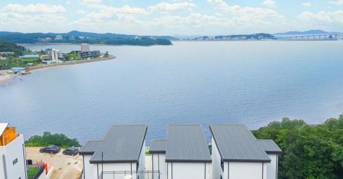 Suwon Casa | Ongjin Guardians Pool Villa