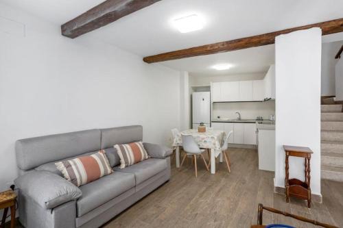 Onil Casa | Onil Reformed Petfriendly Home with WIFI