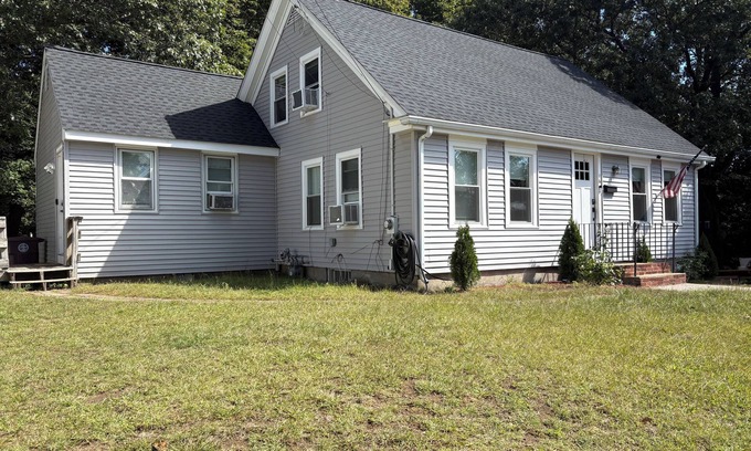 Weymouth Apartamento | Only 20 minutes from boston/Guesthouse right off the exit , close to everything