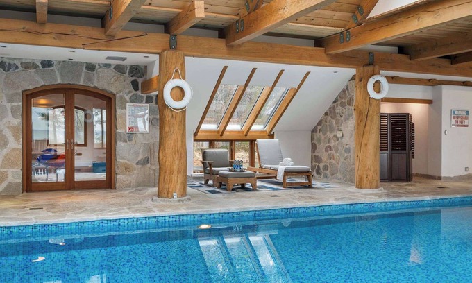 Elk Rapids Casa | Only 9 minutes from the horse show
