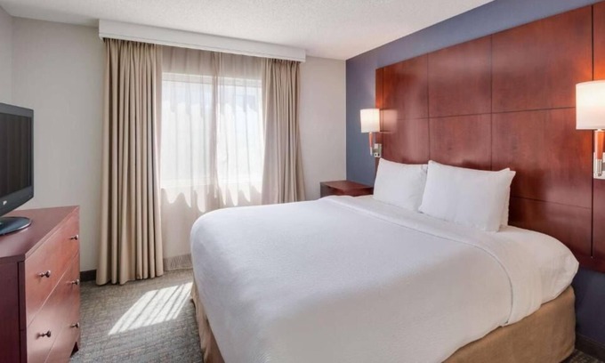 Downtown Village Casa | Only a 10 Minute Drive to John Wayne Airport! Hotel with Pets Allowed & Parking