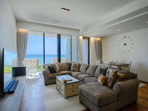 Umusa Casa | Onna Resort 海まで徒歩0秒 最大12名宿泊可 オーシャンビュー貸切ヴィラ