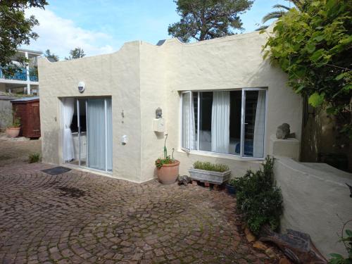 Onrus Casa | Onrus Garden Cottage, Sunny and Spacious