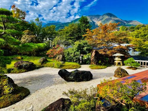 Hakone Casa | Onsen & Garden -Asante Inn-