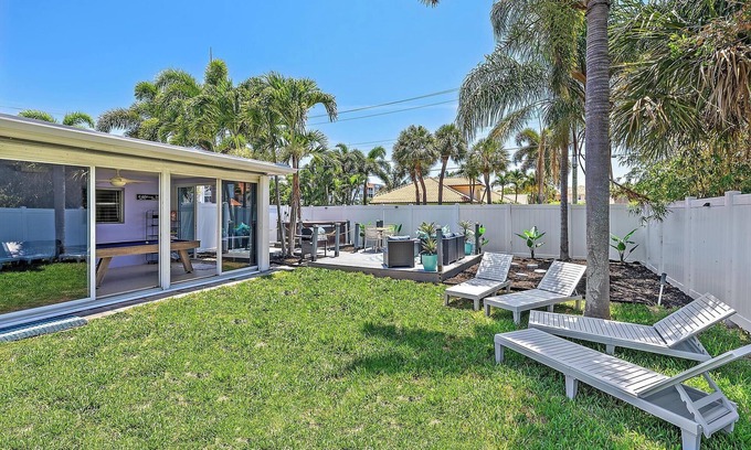 South Palm Park Neighborhood Association Casa | Onyon Oasis; Located in Lake Worth Beach Florida. Pet friendly!