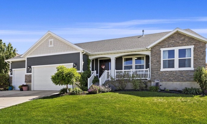Saratoga Springs Casa | Open Airy Family Home