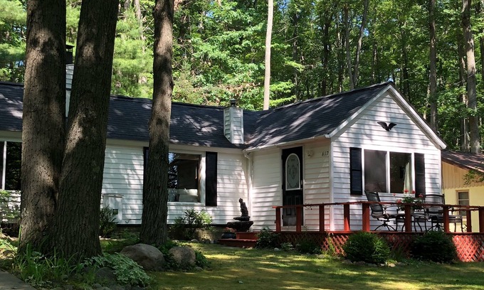 Higgins Lake Cabaña | Semanal + DESCUENTO en Gorgeous Higgins Lake Retreat