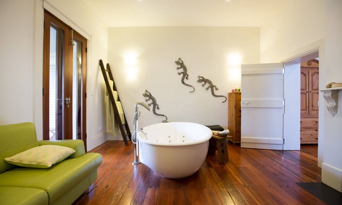 Strathalbyn Cabaña | Villa de fuego abierto y bañera de hidromasaje indulgente y de lujo