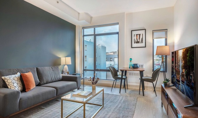 Civic Center Apartamento | Open Hayes Valley Studio w/ Rooftop, W/D, 1 min to BART by Blueground