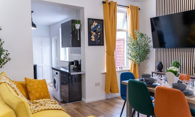 Portsmouth Casa | Open Mind Property - Luxury 5 Beds & Free Parking