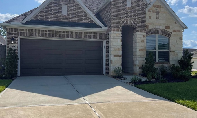 Magnolia Casa | Open-Plan 3BR w/Office, Patio & Lake Fun