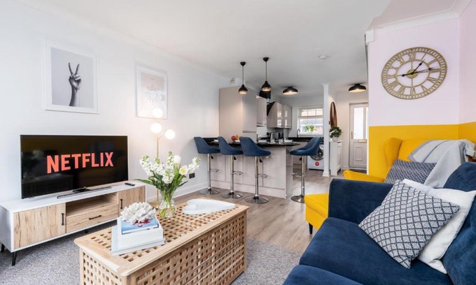 Wythenshawe Casa | Open Plan Contemporary Home - Designed for Contractors