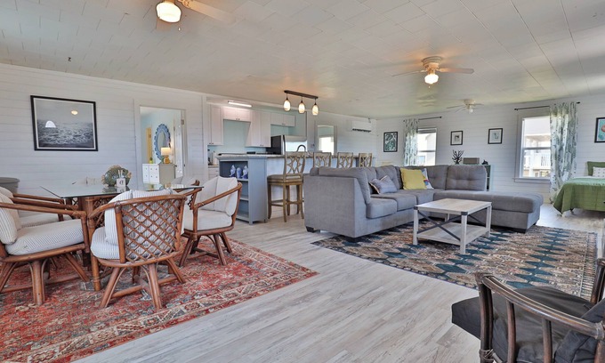 San Luis Beach Casa | Open plan house w/ close Beach Access & both Ocean & Bay Views