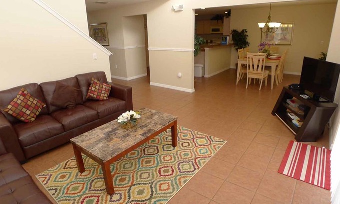 Lake Wilson Preserve Casa | Open, spacious Lake Wilson Preserve 4/3 pool home with every comfort and convenience. Ten minutes to