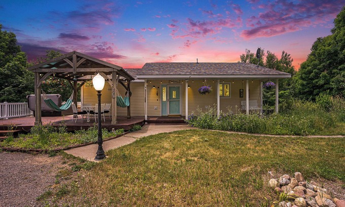 Mears Casa | New listing Spacious 5-bedroom house with views of Lake Michigan in Mears