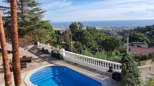 Premia de Dalt Chalet De Esquí | Opening Doors Premiá Dalt Amazing views w pool