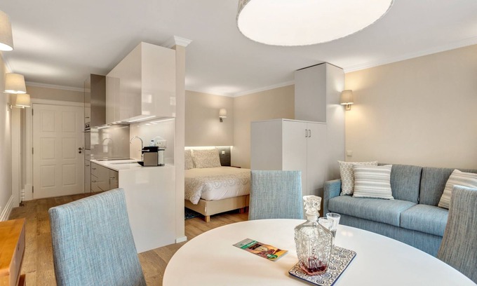 Santa Marinha Apartamento | Oporto Home Wine Cellars