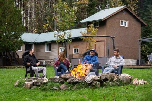 Frampton Chalet De Esquí | OPPY SHACK - SPA, BABY FOOT, BASKETBALL, LAC, RIVIERE