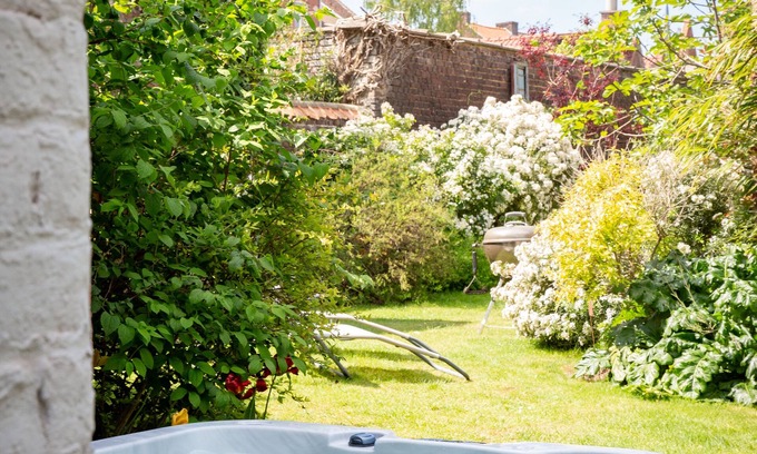 Tourcoing Cama Y Desayuno | Optional 3-person spa junior suite,