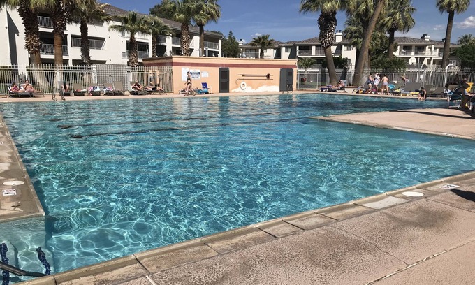 St. George Complejo | Opulent Desert Oasis @ Las Palmas Resort