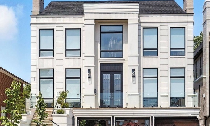 Richmond Hill Casa | Opulent Grand Estate Retreat! A Five-Star Escape of Ultimate Sophistication.